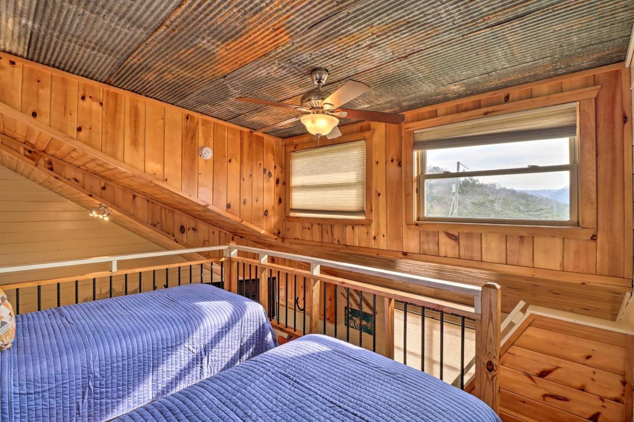 Pet-Friendly Studio With Loft And Mountain Views! Екстер'єр фото